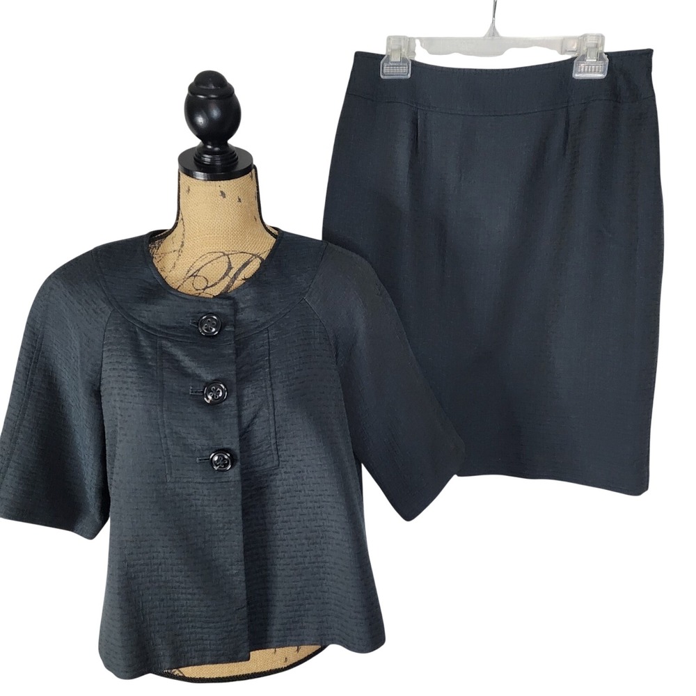 SIGNATURE by LARRY LEVINE Size 10 Smoky Blue Short Sleeve 2pc Skirt Suit Set EUC